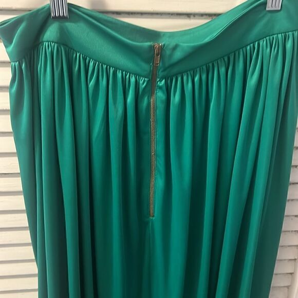 Silk Green Pleated Skirt - Short in the Front - Size Medium - Worn Once - Picture 5 of 5